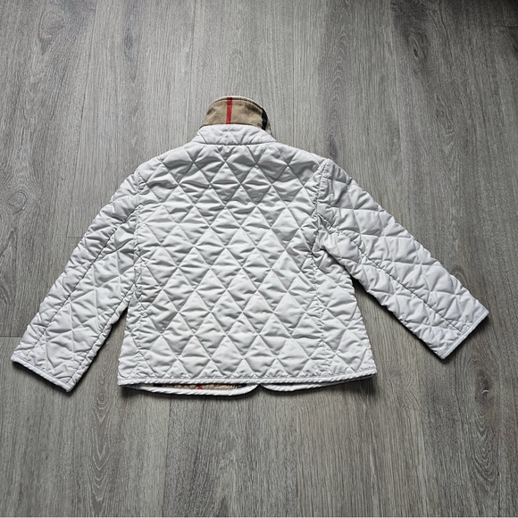 Authentic Burberry White Quilted Lightweight Jacket, Size 3 (Girl) - Picture 3 of 8